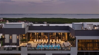 Building Photo - 221 Main St N Building Photo - 221 Main St N