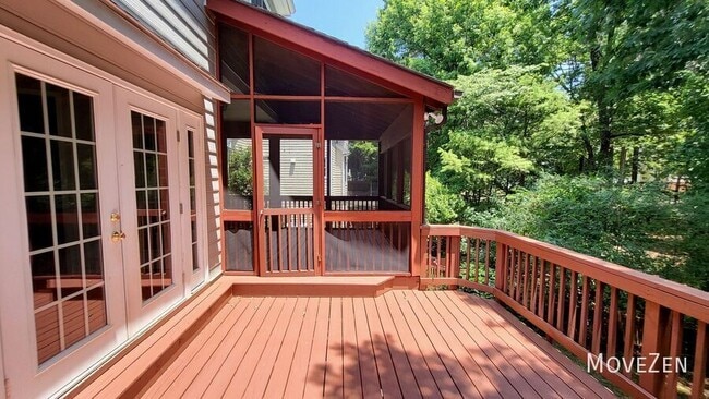 Building Photo - 203 Rose Valley Woods Dr
