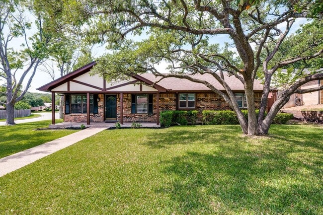Building Photo - 724 Toni Dr