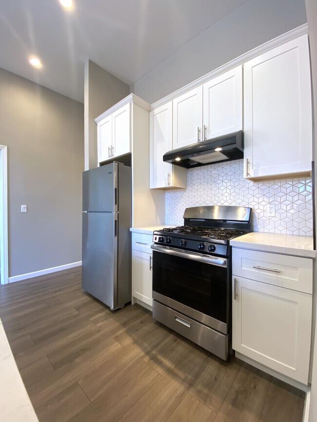 Building Photo - 4 bedroom in San Francisco CA 94110