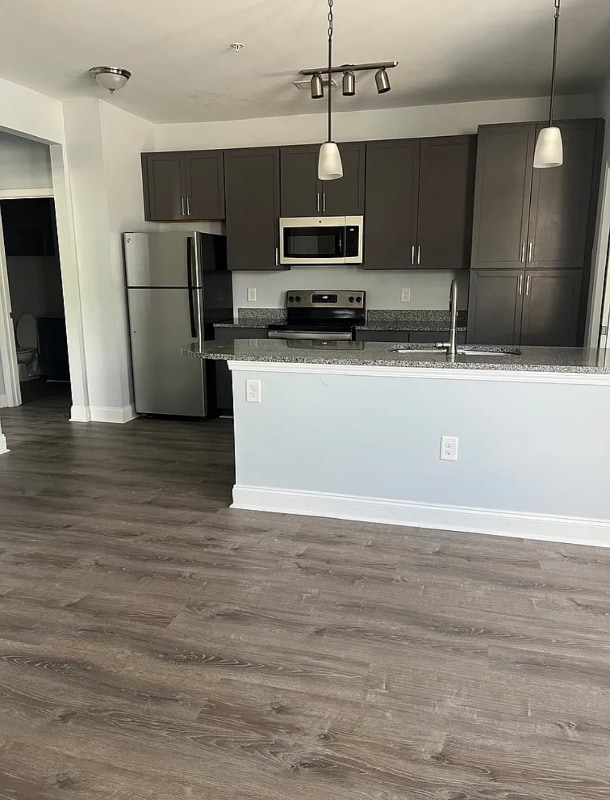 Building Photo - 28 Wedgefield Dr