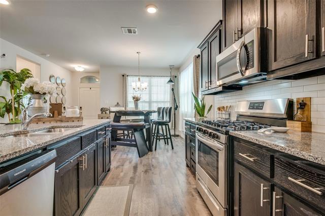 Building Photo - 2152 Miramar Dr