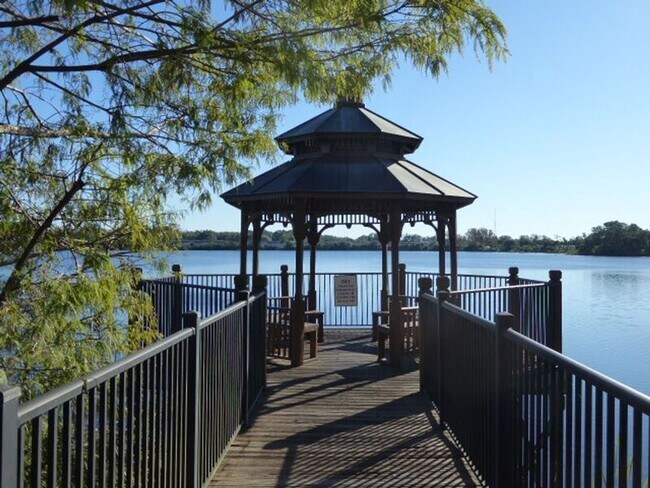 Foto del edificio - 1225 Lake Shadow Cir