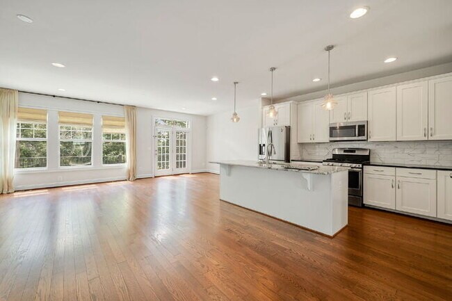 Foto del edificio - 3 Bedroom Townhome in Glen Allen – Available August 10th – $3,200/mo