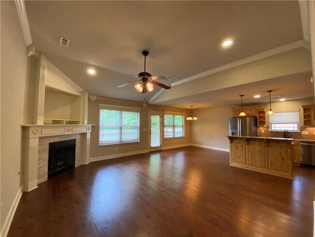 Building Photo - 3107 SW Briar Creek Ave
