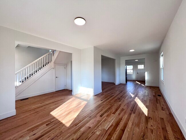 Building Photo - 1510 McClellan Ave