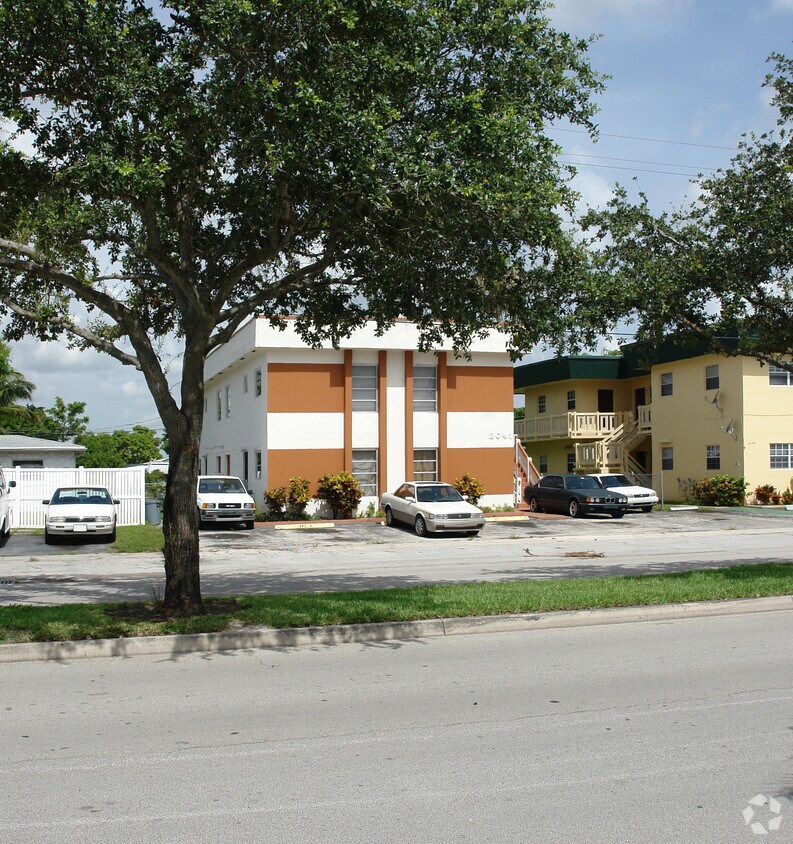 Building Photo - 2041 NW 64th Ave