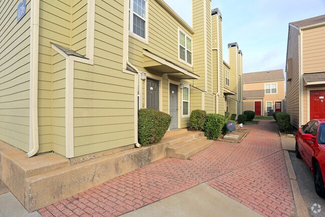 Edificio - Belmont Park Townhomes