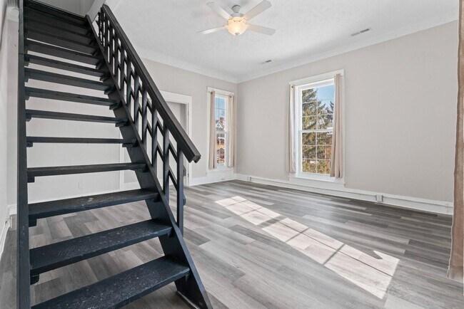 Foto del edificio - 621 E Main St