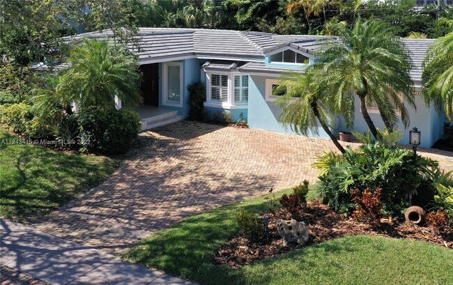 Foto del edificio - 710 Woodcrest Rd
