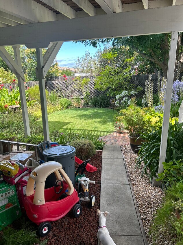 Foto principal - 1361 Gregory Ave