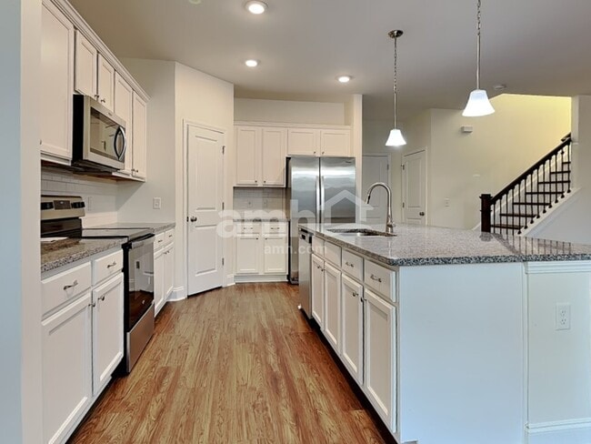 Building Photo - 208 Clearwater Cir