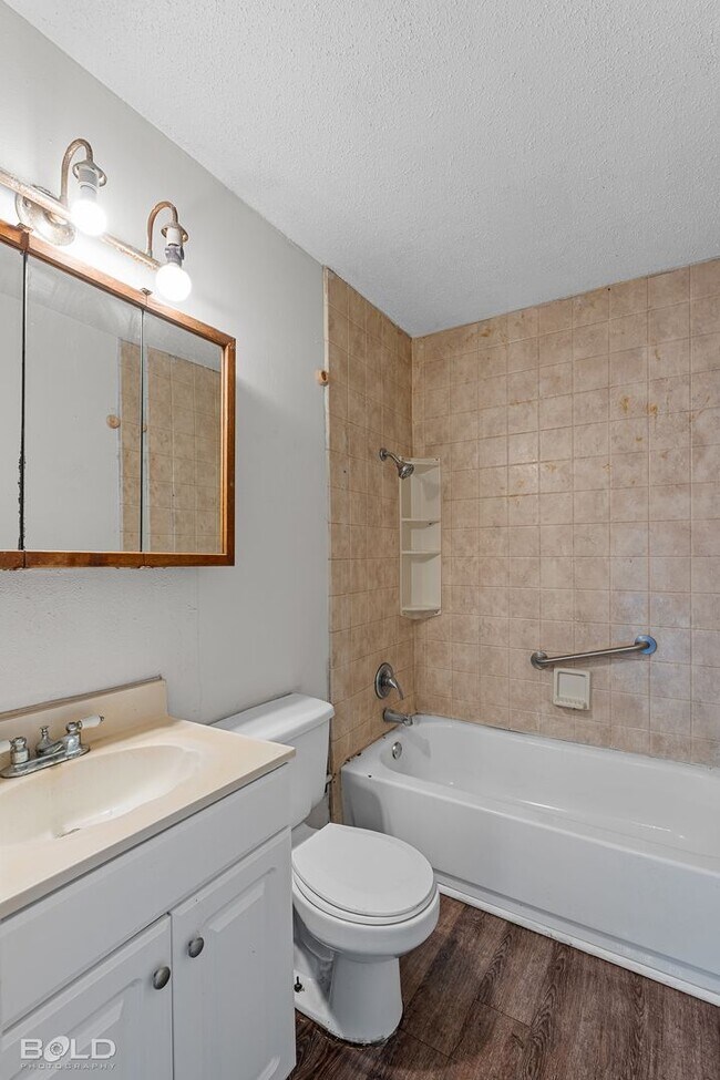 Foto del edificio - 1136 N Southland Park Dr