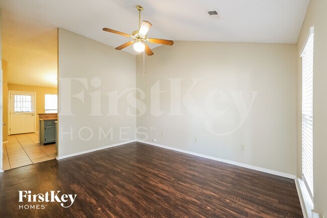 Building Photo - 7602 Iris Dr