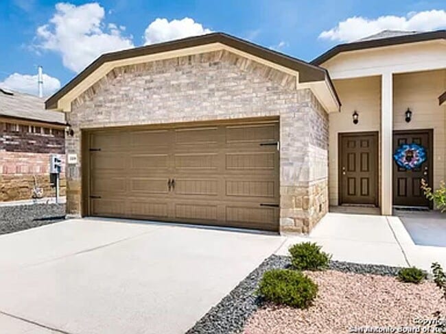Foto del edificio - Beautiful Duplex in Seguin!
