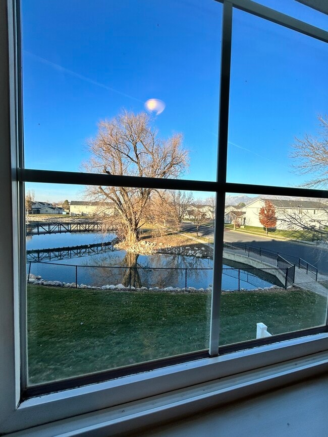 Building Photo - 1501 Talon Dr