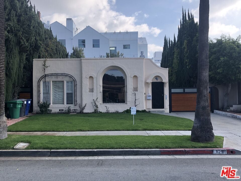 Foto principal - 128 S Carson Rd