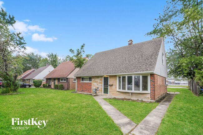 Foto del edificio - 17044 Oakwood Ave