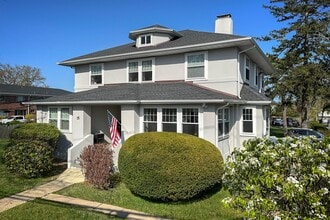 Building Photo - 15 S Saxon Ave