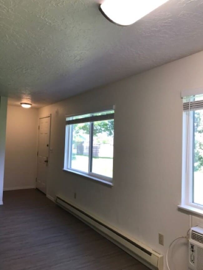 Building Photo - 782 Washington St N