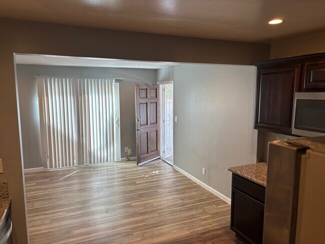 Foto del edificio - 11572 Braddock Dr