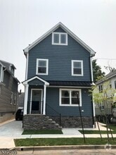 Building Photo - 1224 E Henry St