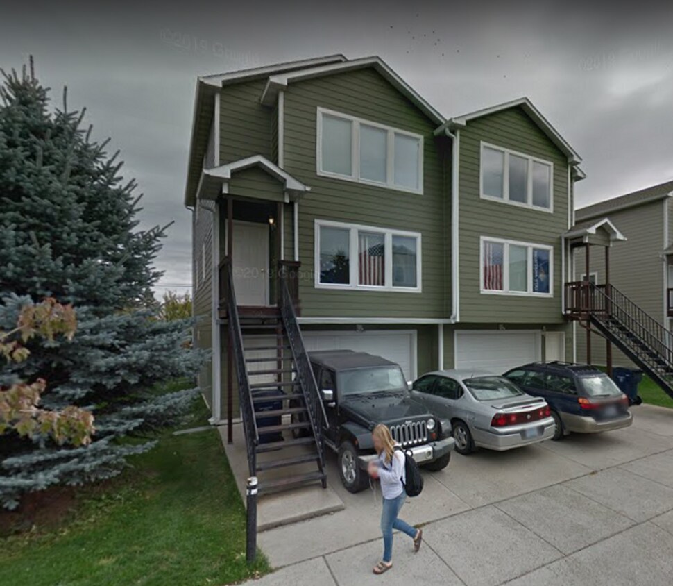 Primary Photo - Top Location Condo!