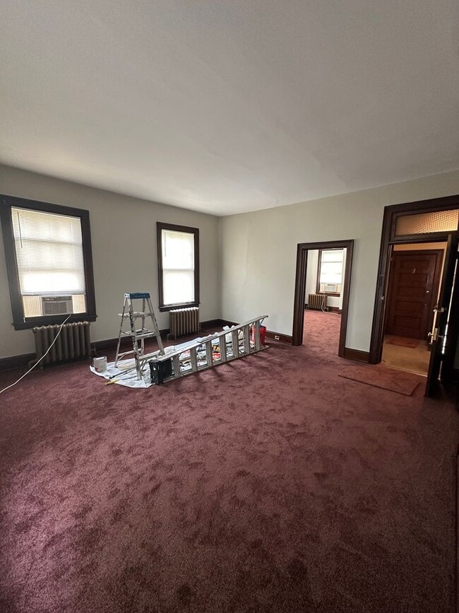 Building Photo - Beautiful Second Floor 3 Bed/1 Bath