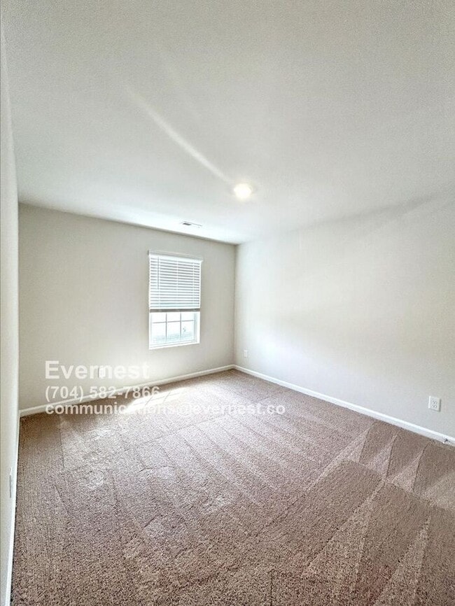 Building Photo - 2108 Willow Gln Dr