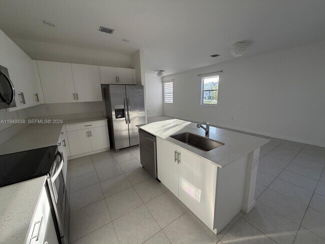 Foto del edificio - 2631 SE 11th St