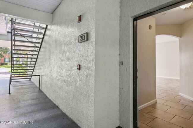 Building Photo - 785 Oakleaf Plantation Pkwy