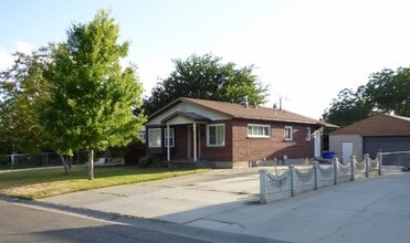 Building Photo - 9590 S Amber Ln