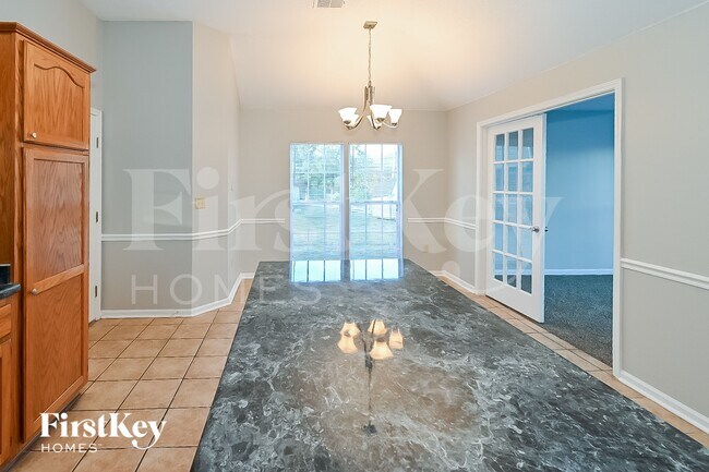 Foto del edificio - 7395 Kevin Rdg Cv E