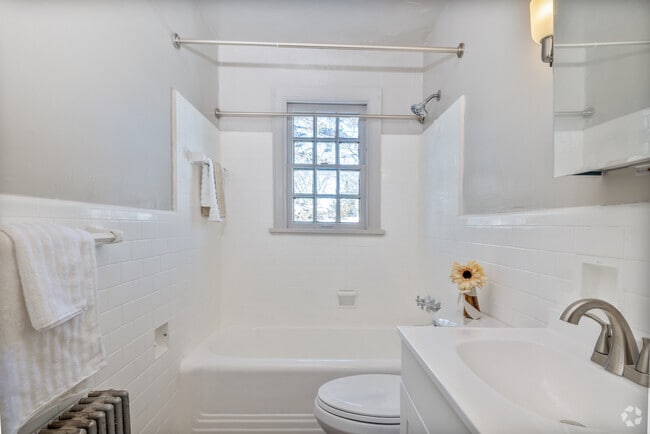 Studio - 379SF - Bathroom - 1312 Cleveland Ave NW