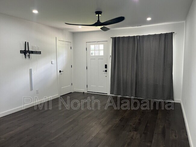 Foto del edificio - 2205 Norwood Dr NW
