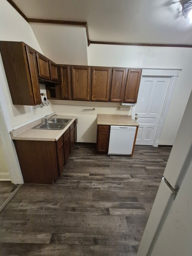 kitchen - 4049 6th Ave