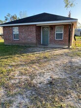 Building Photo - 914 Live Oak St