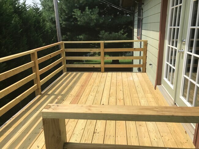 Foto del edificio - 558 Pin Hook Rd