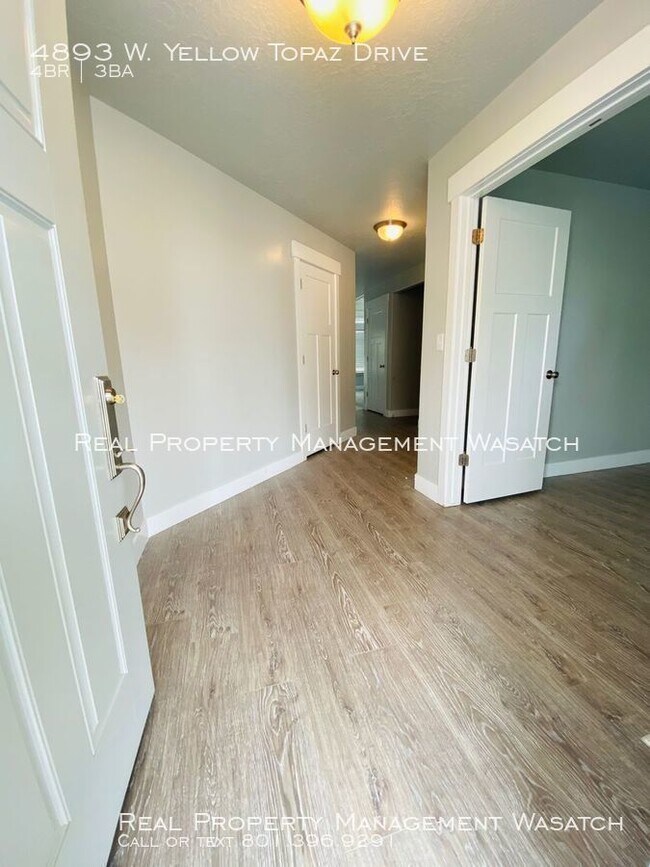 Foto del edificio - 4893 W Yellow Topaz Dr