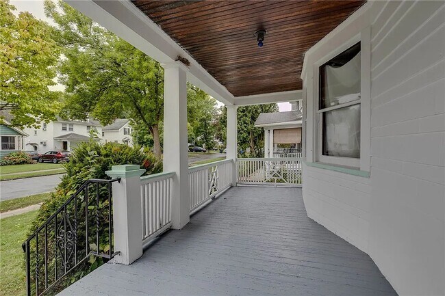 Foto del edificio - 282 Roxborough Rd