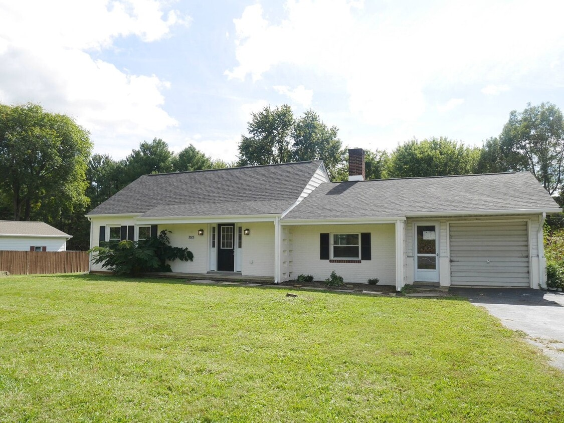 Foto principal - Charming Single-Family Home with Modern Up...