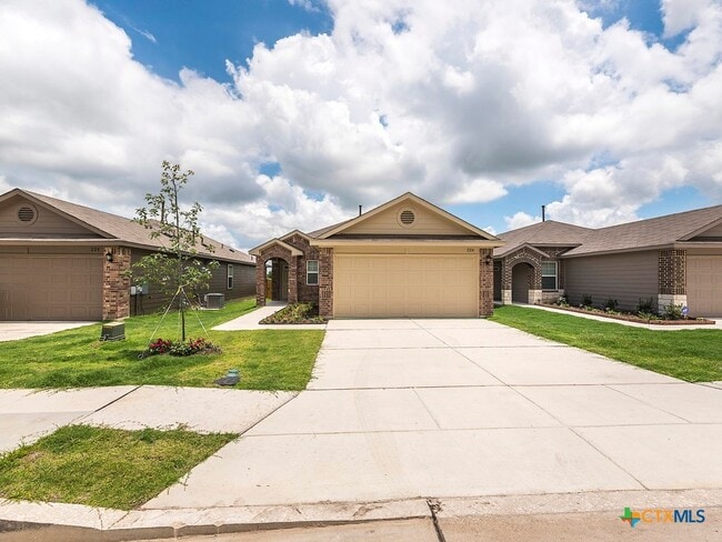 Foto del edificio - 224 Lake Gln