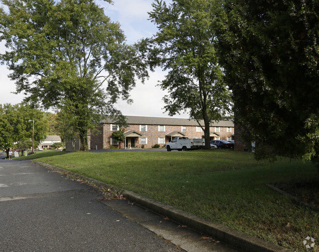 Building Photo - Bramblewood Townhomes