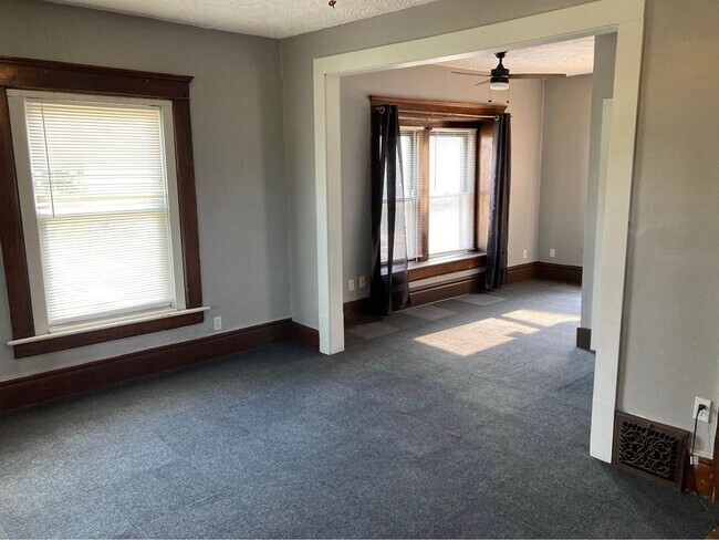Building Photo - 494 Kling St