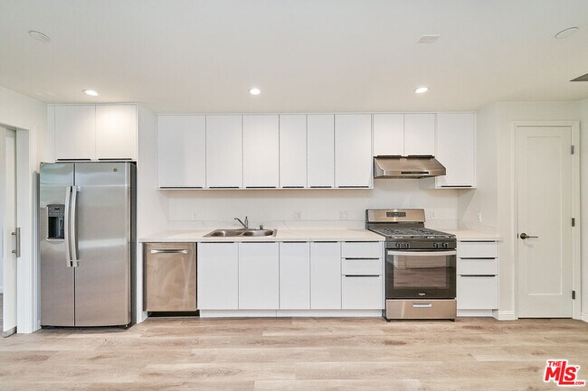 Foto del edificio - 951 S Wilton Pl