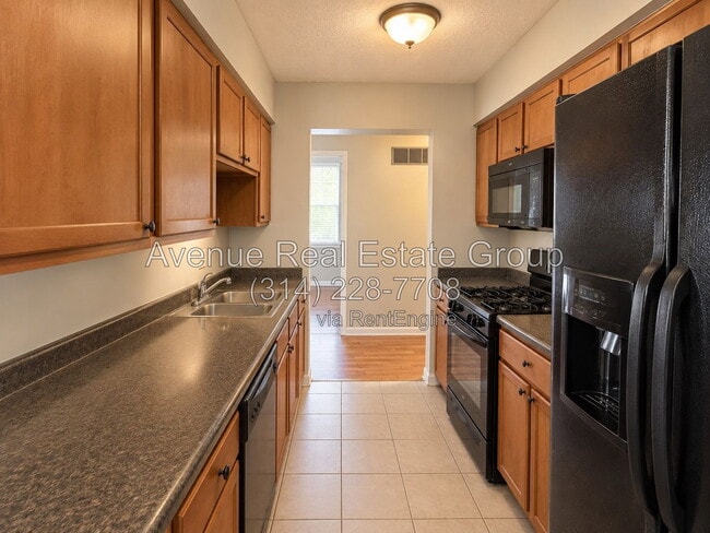 Building Photo - 516 Alcove Ave