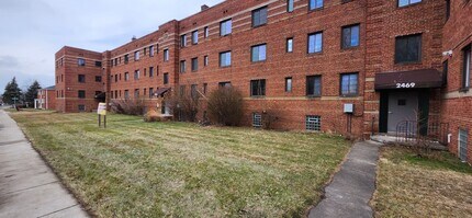 Building Photo - 2461 Noble Rd