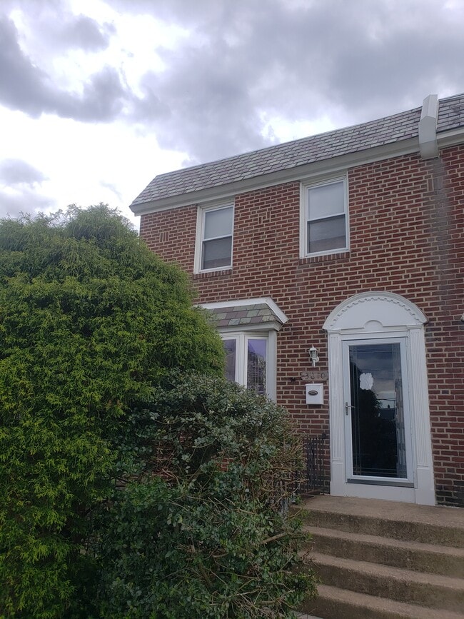 Building Photo - 3810 Plumstead Ave