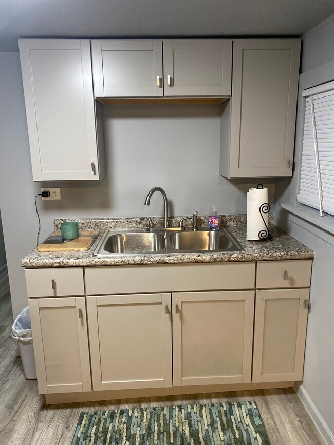 Cocina - 4865 W Concord Pl
