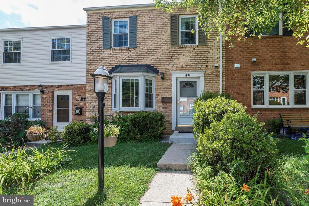 Foto principal - 44 Orchard Dr